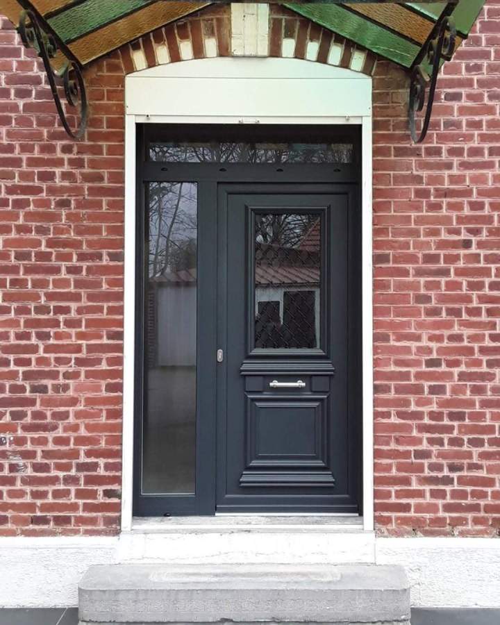Porte d'entrée sur mesure Chauffailles conseil